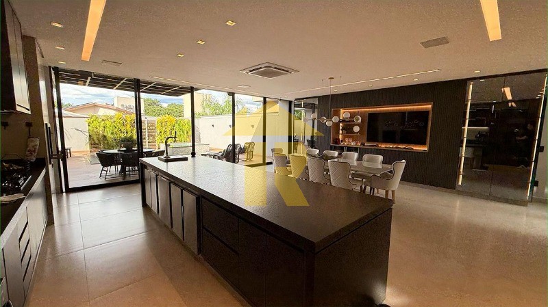 Casa de Condomínio com 4 quartos à venda, 350m² — foto 13 de 26