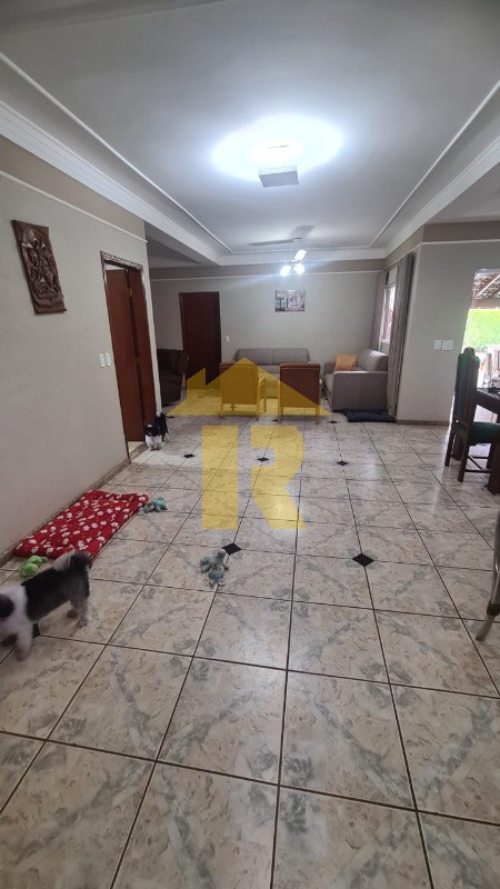 Casa de Condomínio com 3 quartos à venda, 245m² — foto 8 de 34