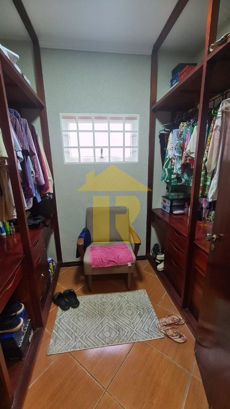 Casa de Condomínio com 3 quartos à venda, 245m² — foto 13 de 34