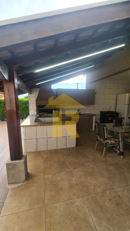 Casa de Condomínio com 3 quartos à venda, 245m² — foto 24 de 34