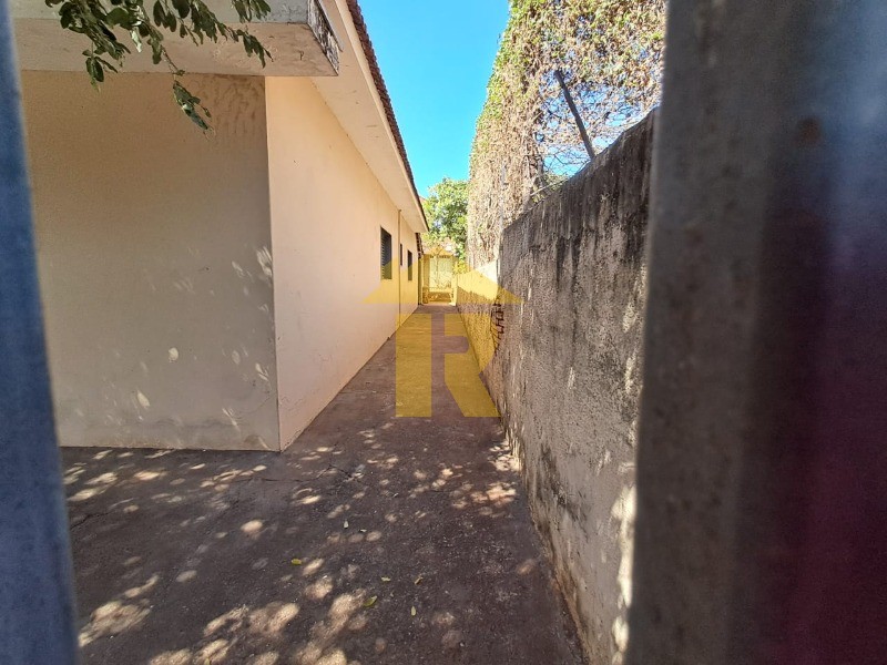 Casa com 3 quartos à venda, 178m² — foto 3 de 15