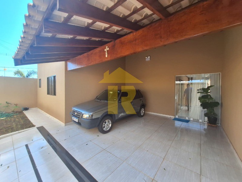 Casa com 3 quartos à venda, 170m² — foto 1 de 23