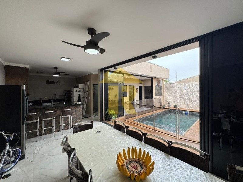 Casa com 3 quartos à venda, 280m² — foto 1 de 29