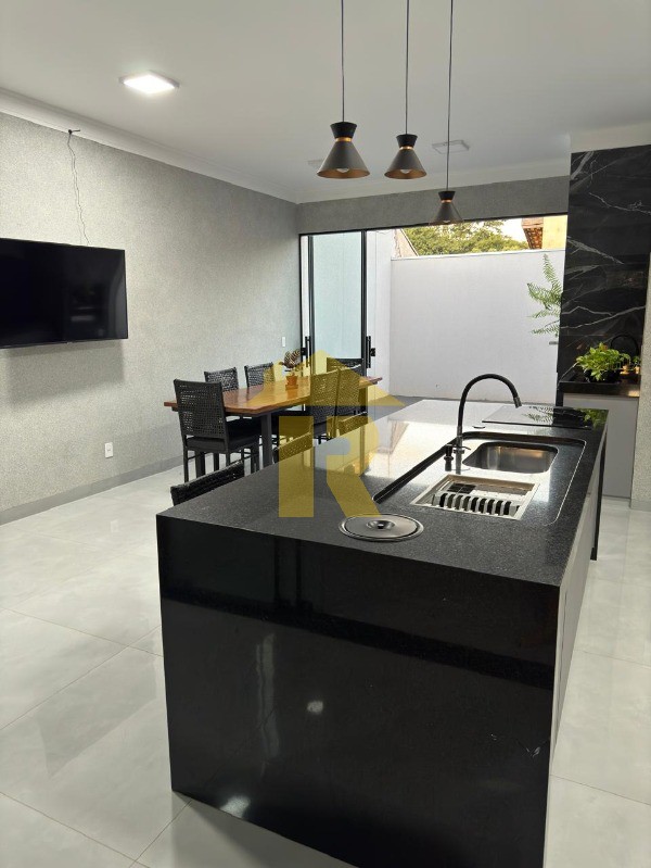 Casa com 3 quartos à venda, 152m² — foto 9 de 17