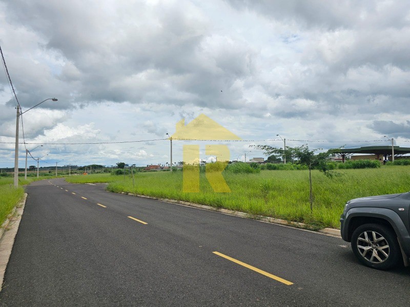 Terreno / Lote / Condomínio  à venda, 405m² — foto 3 de 10