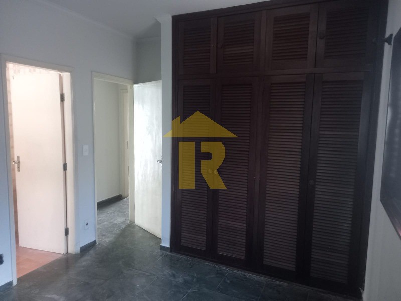 Casa com 4 quartos à venda, 240m² — foto 21 de 23