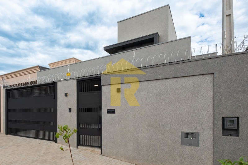 Casa com 3 quartos à venda, 120m² — foto 2 de 19