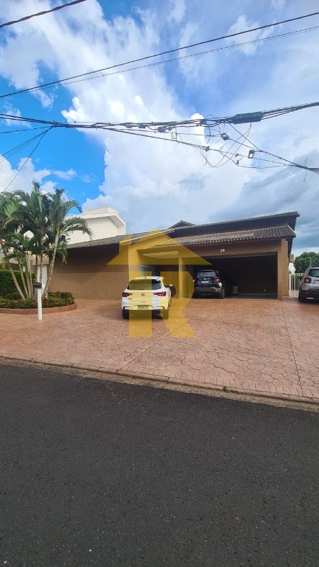 Casa de Condomínio com 3 quartos à venda, 245m² — foto 1 de 34