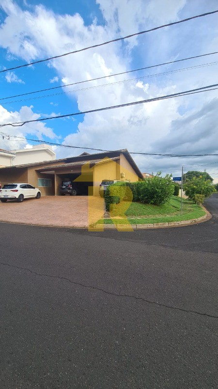 Casa de Condomínio com 3 quartos à venda, 245m² — foto 3 de 34