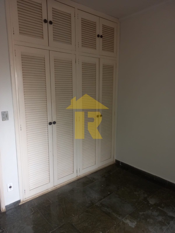 Casa com 4 quartos à venda, 240m² — foto 7 de 23