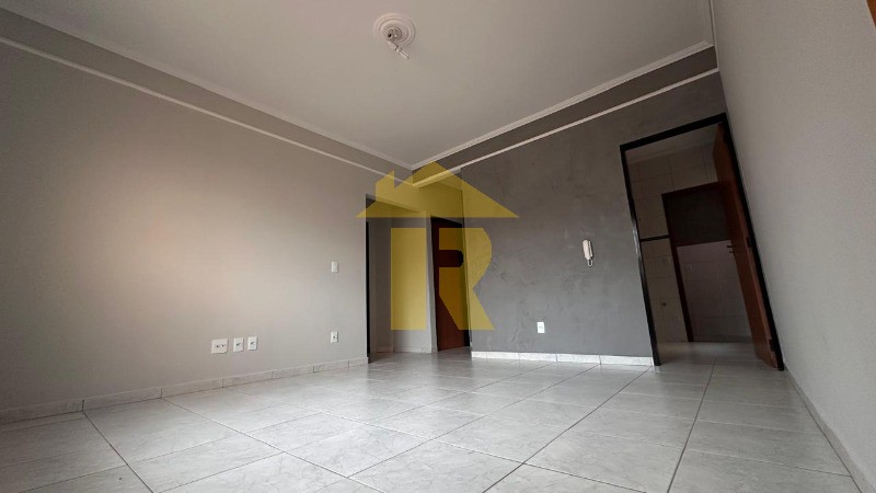 Apartamento com 2 quartos à venda, 68m² — foto 3 de 10