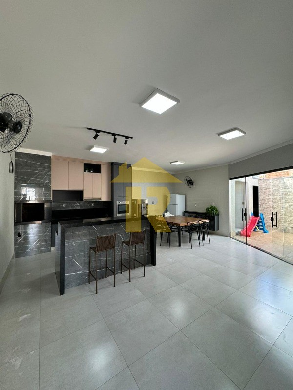 Casa com 3 quartos à venda, 180m² — foto 14 de 18