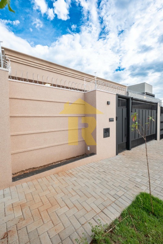 Casa com 3 quartos à venda, 120m² — foto 3 de 21
