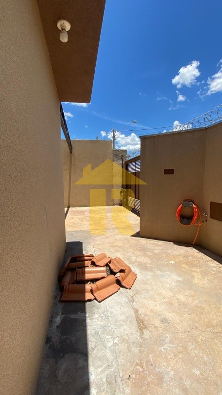 Casa com 3 quartos à venda, 86m² — foto 3 de 25