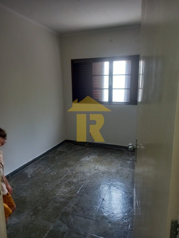 Casa com 4 quartos à venda, 240m² — foto 9 de 23