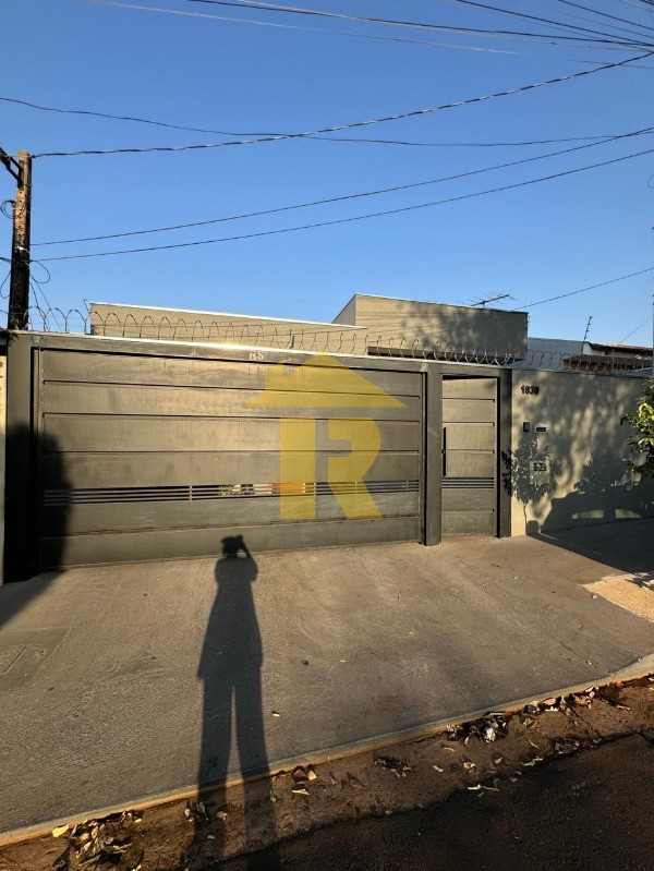 Casa com 3 quartos à venda, 152m² — foto 2 de 17
