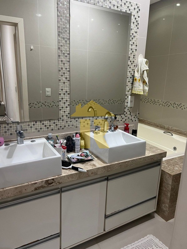 Casa de Condomínio com 3 quartos à venda, 202m² — foto 14 de 25