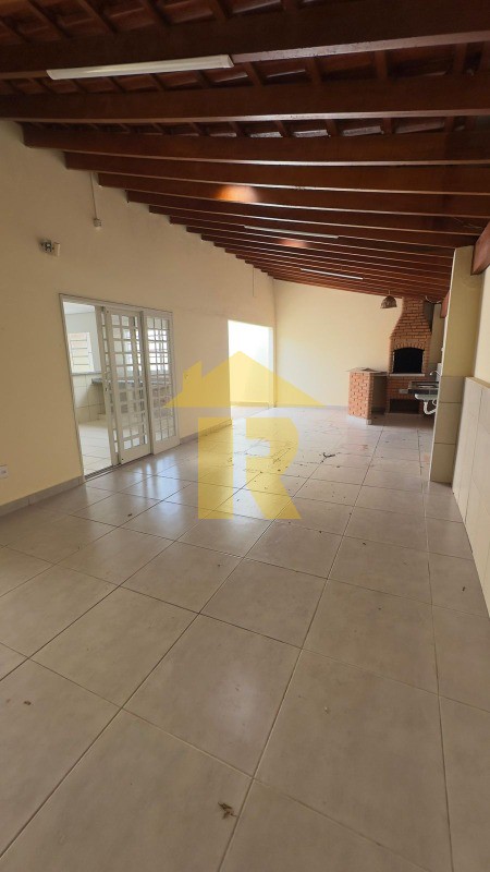 Casa com 3 quartos à venda, 141m² — foto 1 de 23