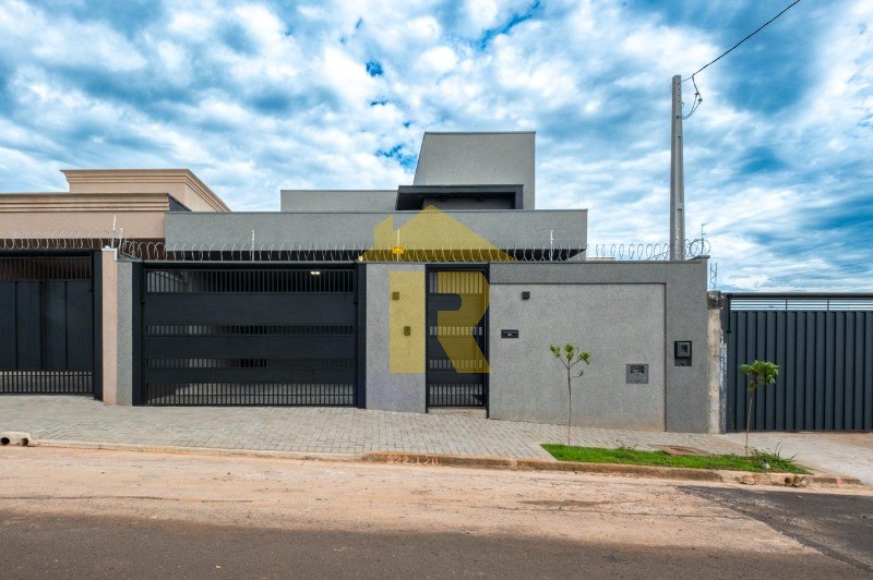 Casa com 3 quartos à venda, 120m² — foto 1 de 19