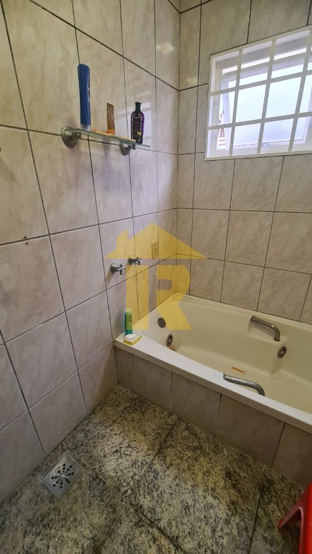 Casa de Condomínio com 3 quartos à venda, 245m² — foto 16 de 34