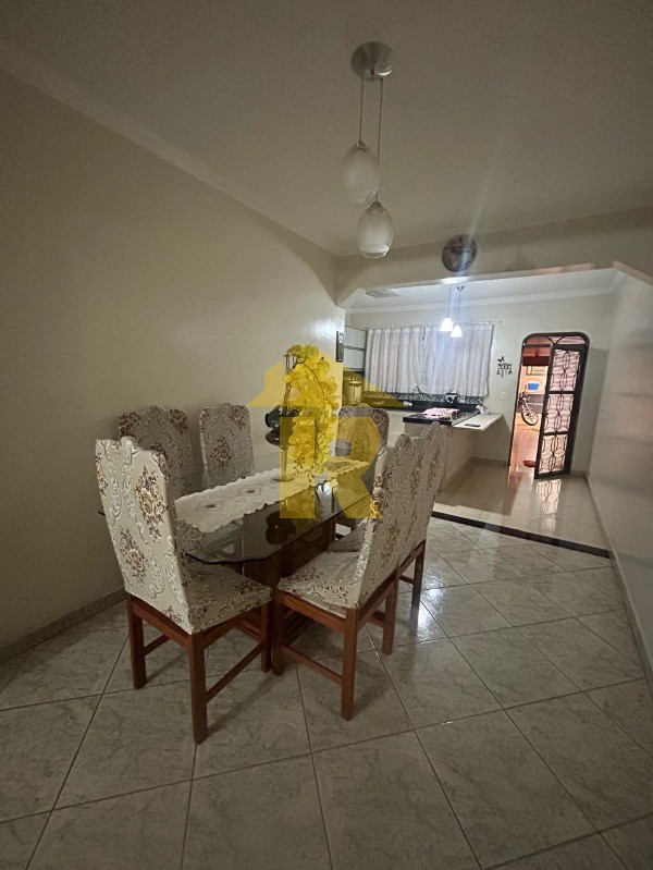 Casa com 3 quartos à venda, 269m² — foto 6 de 27