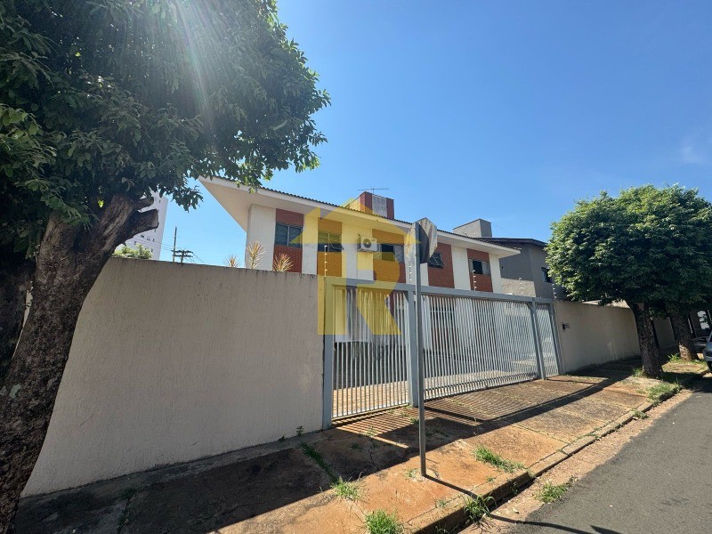 Casa com 5 quartos à venda e aluguel, 465m² — foto 1 de 22
