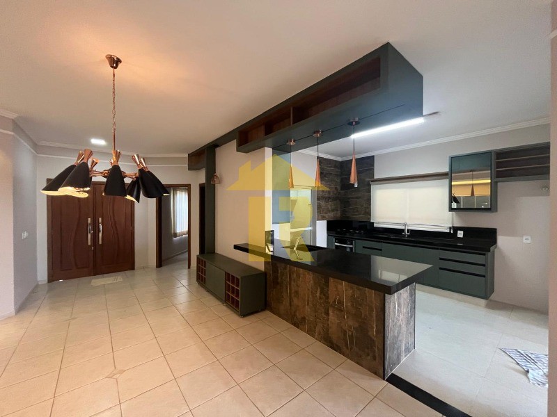 Casa de Condomínio com 3 quartos à venda e aluguel, 200m² — foto 10 de 24