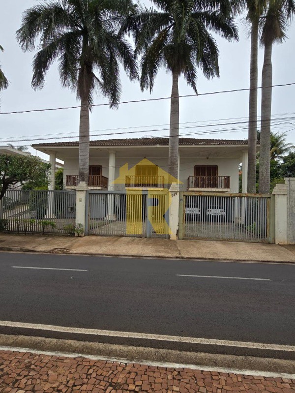 Casa com 4 quartos à venda, 772m² — foto 3 de 38