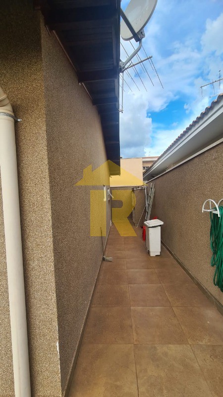 Casa de Condomínio com 3 quartos à venda, 245m² — foto 32 de 34
