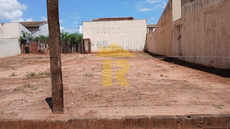 Terreno / Lote / Condomínio  à venda, 200m² — foto 4 de 5