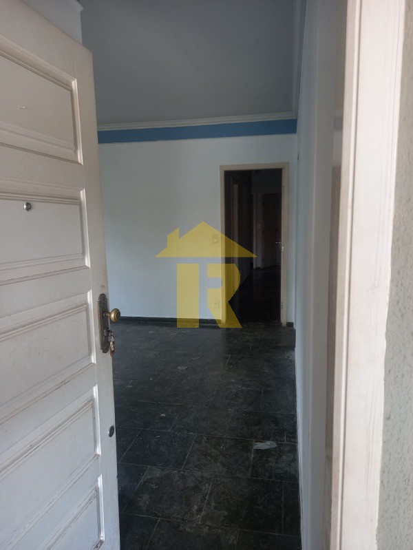 Casa com 4 quartos à venda, 240m² — foto 3 de 23