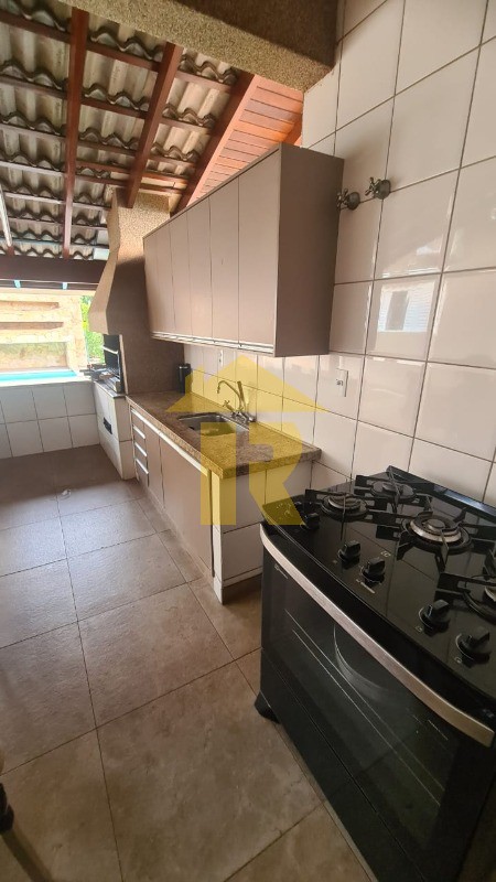 Casa de Condomínio com 3 quartos à venda, 245m² — foto 22 de 34