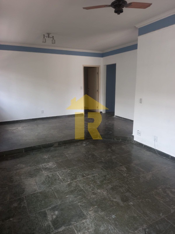 Casa com 4 quartos à venda, 240m² — foto 6 de 23
