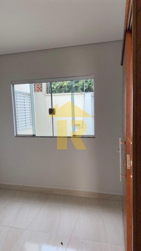 Casa com 3 quartos à venda, 141m² — foto 3 de 23