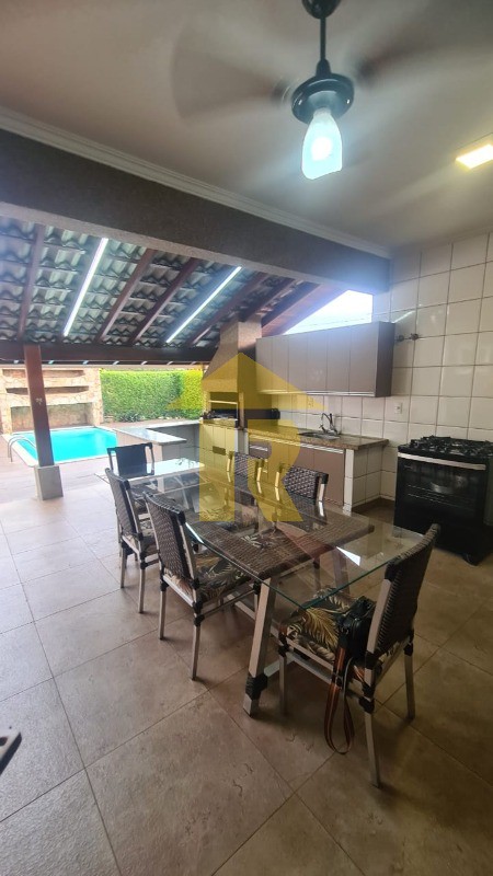 Casa de Condomínio com 3 quartos à venda, 245m² — foto 26 de 34