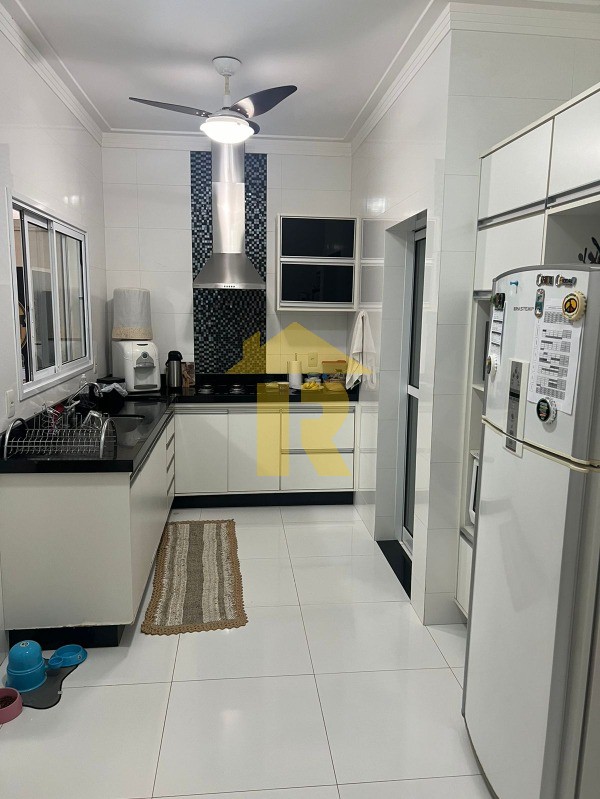 Casa de Condomínio com 3 quartos à venda, 202m² — foto 20 de 25