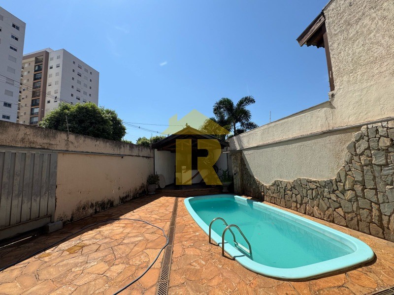 Casa com 5 quartos à venda e aluguel, 465m² — foto 21 de 22