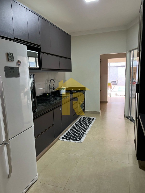 Casa de Condomínio com 3 quartos à venda, 200m² — foto 13 de 19