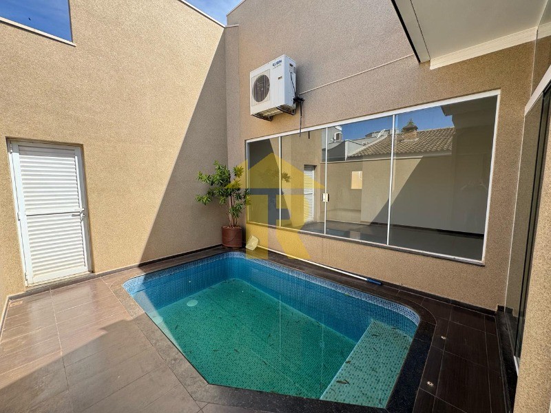 Casa de Condomínio com 3 quartos à venda, 220m² — foto 27 de 28
