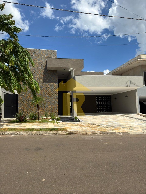Casa de Condomínio com 3 quartos à venda, 193m² — foto 2 de 30