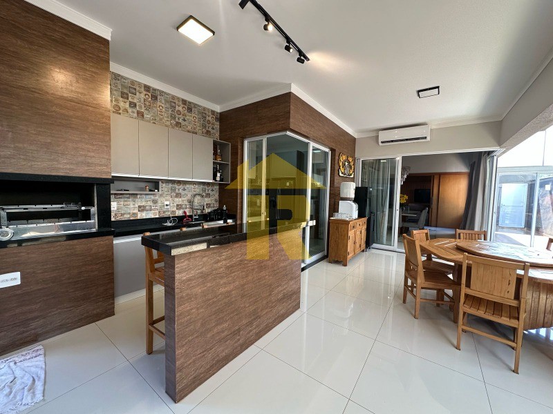 Casa de Condomínio com 3 quartos à venda, 220m² — foto 10 de 21