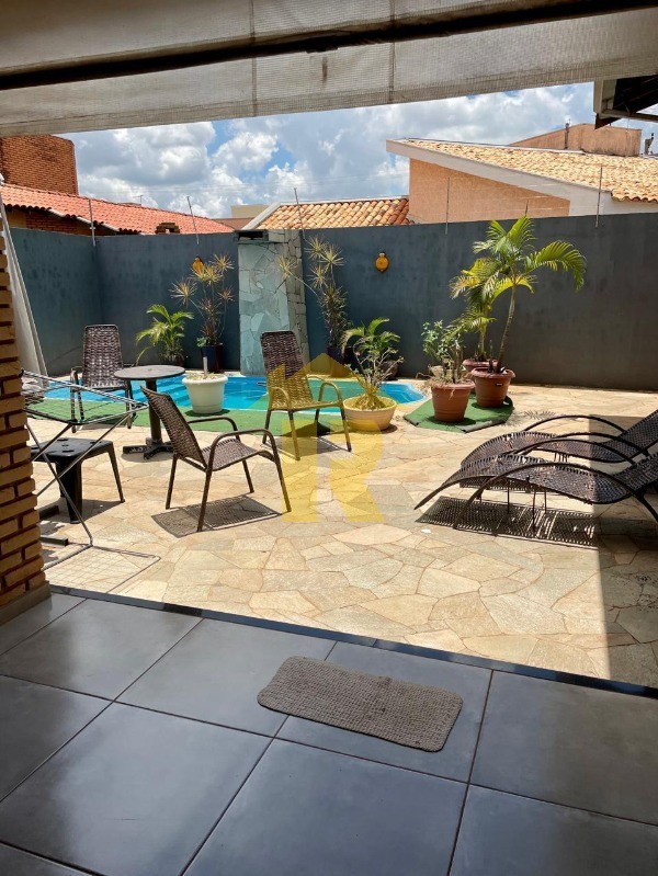 Casa com 3 quartos à venda, 200m² — foto 19 de 24