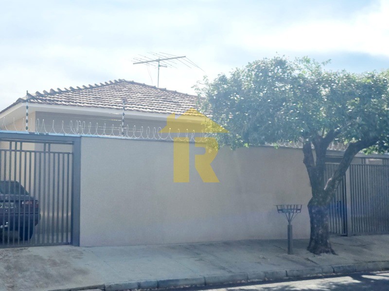 Casa com 3 quartos à venda, 165m² — foto 3 de 12