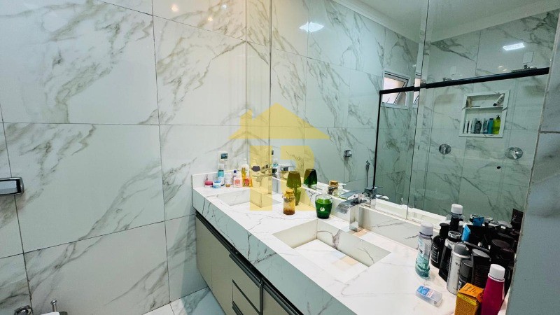 Casa de Condomínio com 3 quartos à venda, 240m² — foto 18 de 30