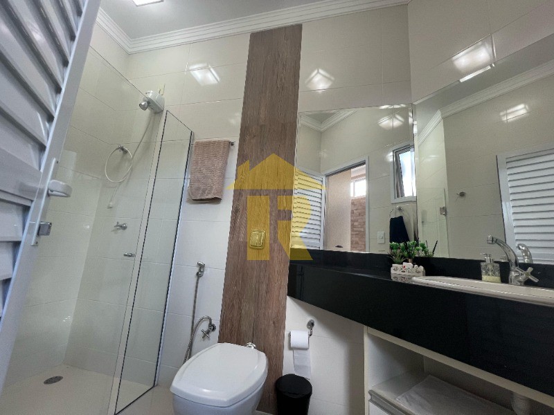 Casa de Condomínio com 3 quartos à venda e aluguel, 220m² — foto 18 de 34