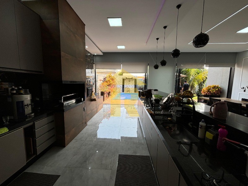 Casa de Condomínio com 3 quartos à venda, 250m² — foto 5 de 15