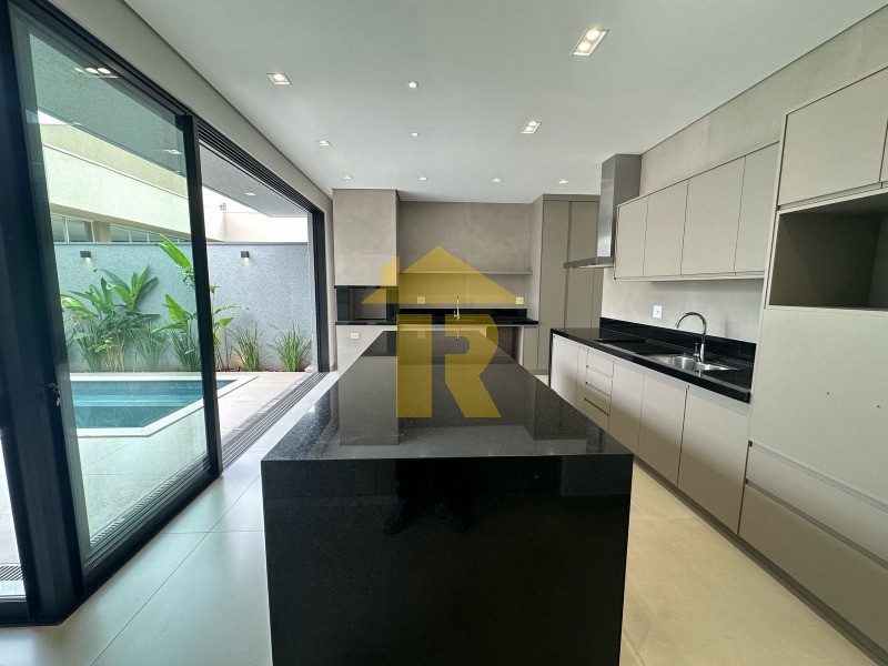 Casa de Condomínio com 3 quartos à venda, 215m² — foto 17 de 23