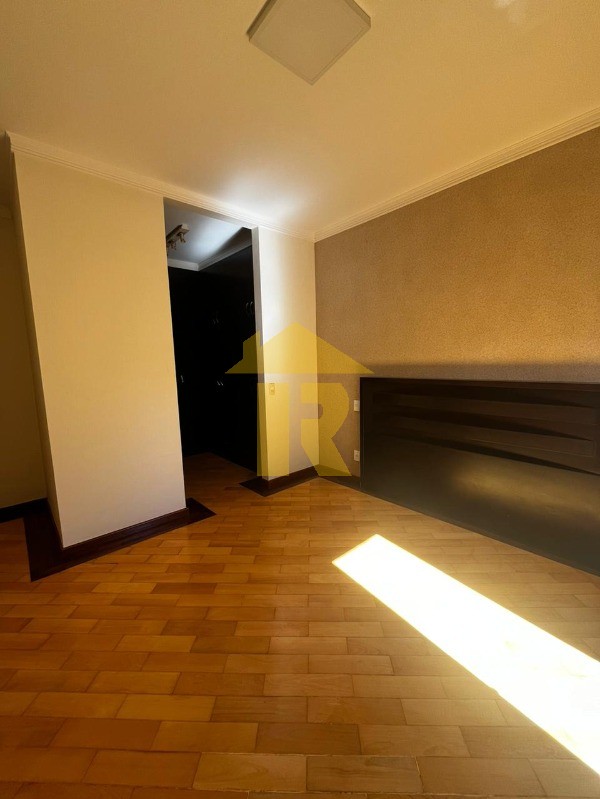 Casa de Condomínio com 4 quartos à venda — foto 18 de 25