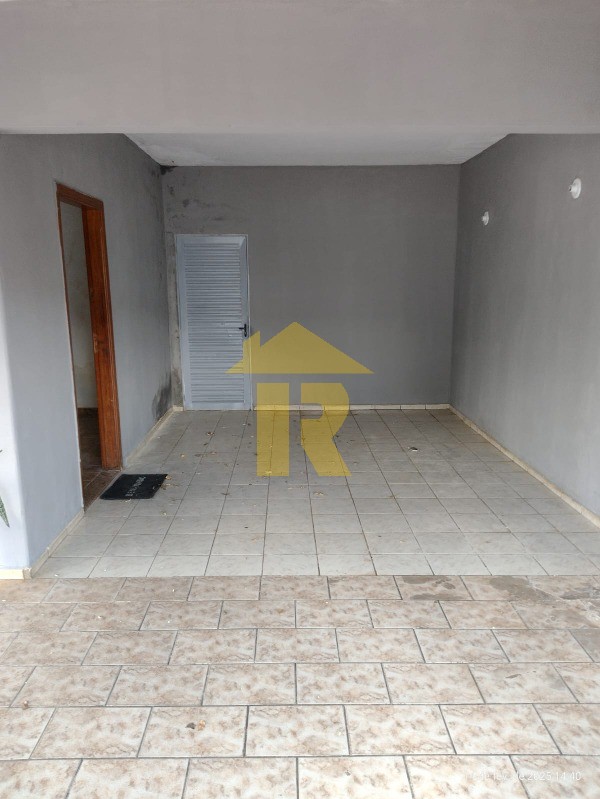 Casa com 4 quartos à venda, 198m² — foto 3 de 18