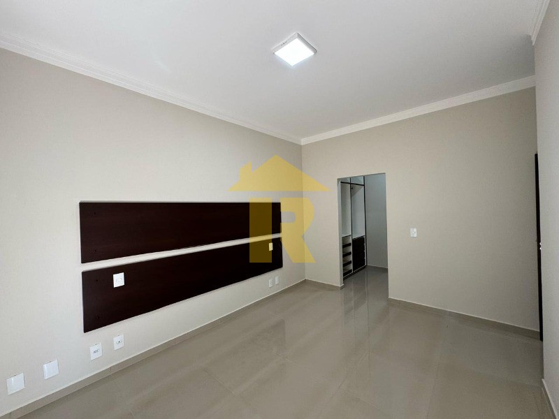 Casa de Condomínio com 3 quartos à venda, 220m² — foto 11 de 28